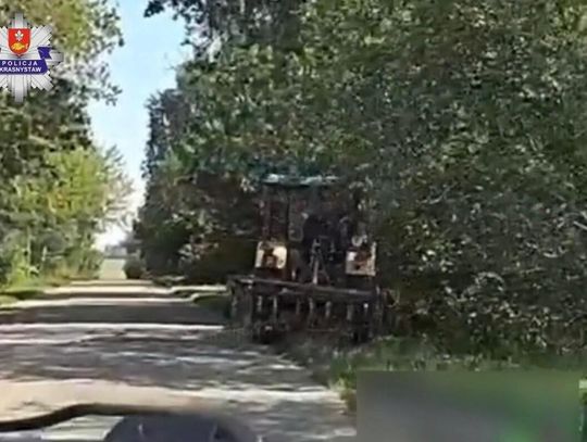 Świadkowie zatrzymali pijanego traktorzystę. 70-latek z gminy Krasnystaw miał blisko 2 promile [FILM]