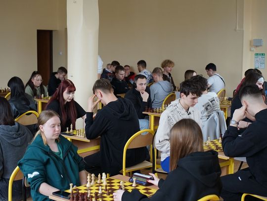 Szachiści rozpoczęli z przytupem [ZDJĘCIA]