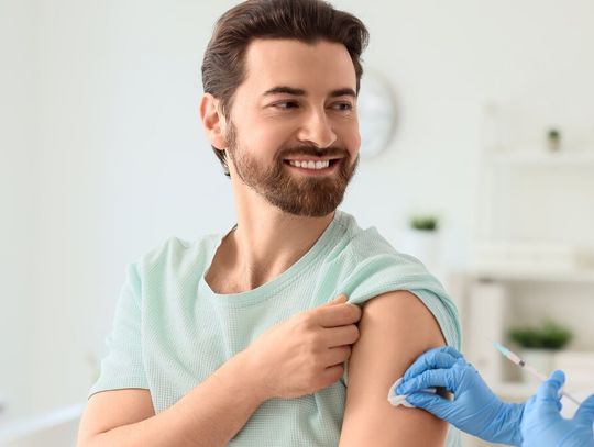 Szczepionki przeciw grypie z opóźnieniem. Farmaceuci wyjaśniają, co się stało