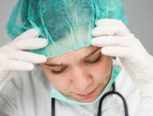 Szkolenie lekarzy w Polsce to często czysta fikcja. Cierpią na tym pacjenci