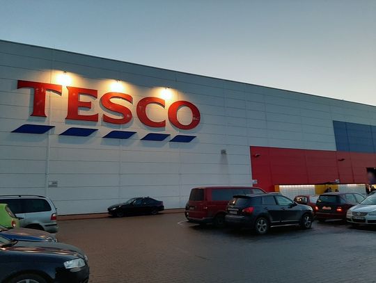 Tesco sprzedaje czy sprzedane?