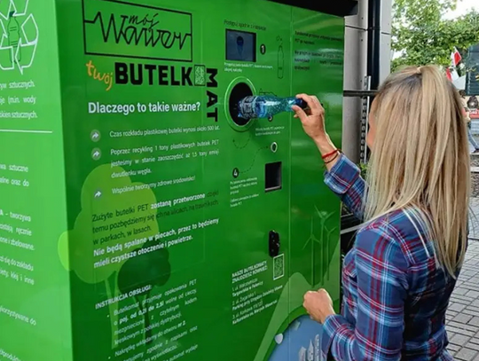 To zrobi Polak, kiedy butelkomat zwróci mu butelkę. Sondaż