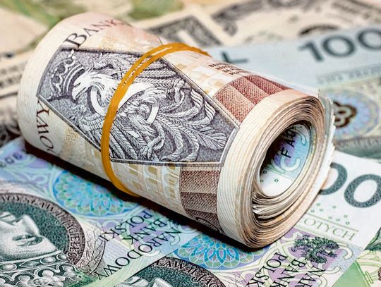 2 razy była skazana. Dalej wyłudza pieniądze, obiecując pomoc w pozyskaniu unijnych dotacji