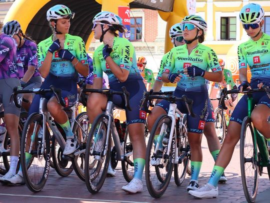 Tour de Pologne Women wystartował w Zamościu. W wyścigu kolarskim walczy 196 zawodniczek [ZDJĘCIA]