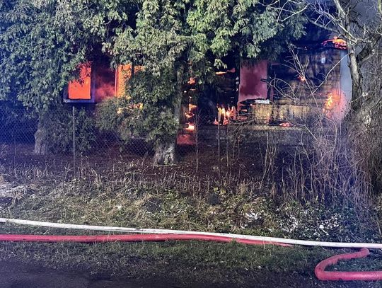 Tragedia przed świętami! W pożarze w gminie Izbica zginęła 87-letnia kobieta