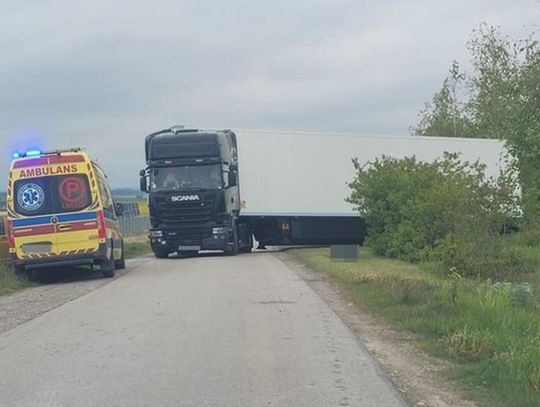 Tragiczny poranek w Srebrzyszczu. Nie żyje kierowca ciężarówki