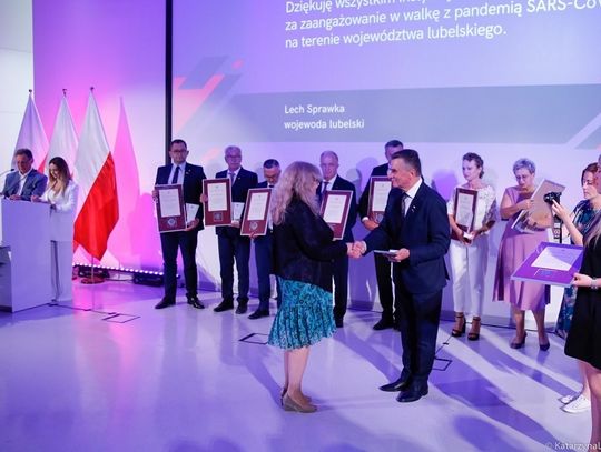Chełm. Wiceprezydent Cieślik odebrała dyplom za zaangażowanie miasta w walkę z Covidem