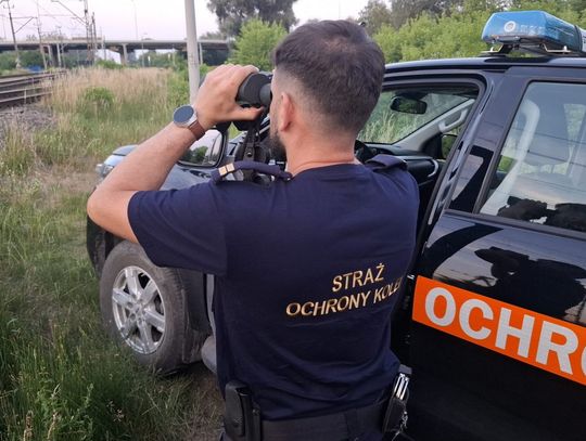Układali kamienie na torach. Mogli doprowadzić do tragedii. Interweniowała Straż Ochrony Kolei