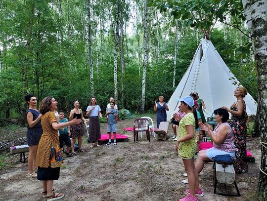 Ukraińskie rodziny z Chełma odwiedziły Ogród Społeczny w Bratniku