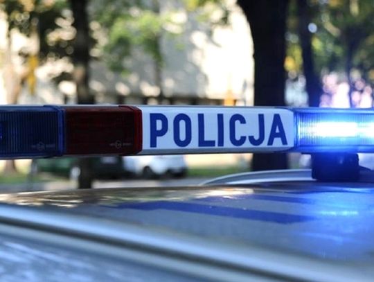 Uciekał przed policją kilka kilometrów. Schował się w garażu