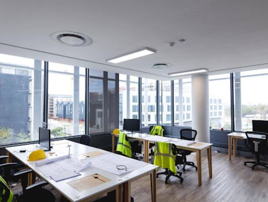 Urządzanie biura – ekspert z salonu mebli biurowych z Katowic doradza jak uniknąć błędów