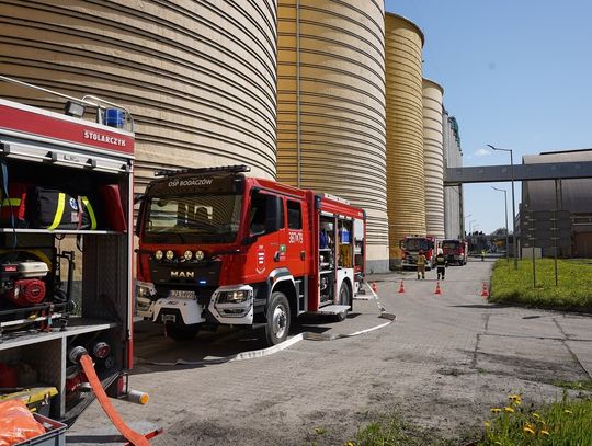 Uszkodzony rurociąg i trzech nieprzytomnych pracowników [ZDJĘCIA]