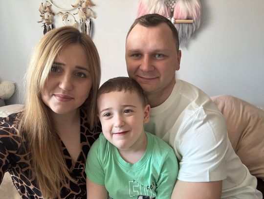 Szymek Zelent choruje na dystrofię mięśniową Duchenne’a. Jego mama Dominika w Dniu Matki apeluje o pomoc w zbiórce na kosztowną terapię, która może dać chłopcu szansę na przyszłość.