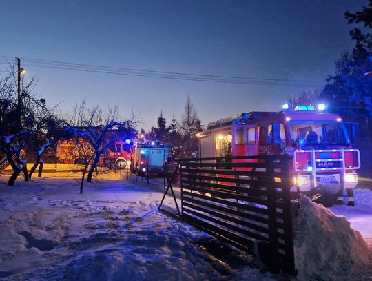 W Woli Uhruskiej płonęło poddasze, w Chełmie samochód