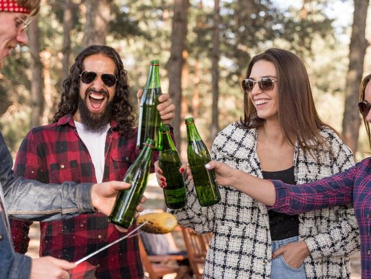 Wakacyjny boom na alkohol. To napędza sprzedaż procentów