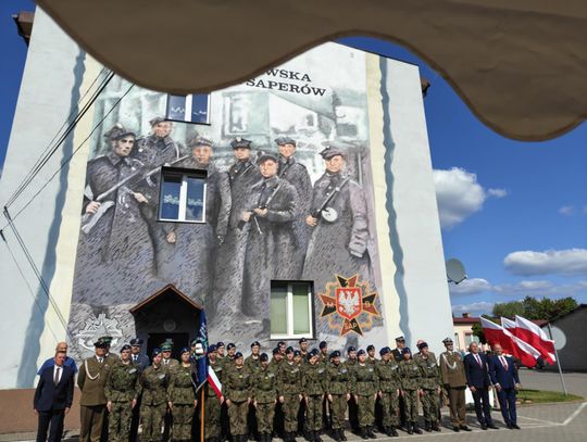 We Włodawie odsłonięto mural poświęcony 2 Warszawskiej Brygadzie Saperów. Zobaczcie zdjęcia