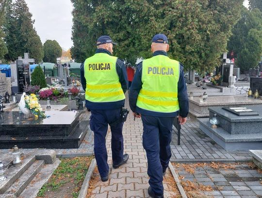 Więcej patroli chełmskiej policji i większa ostrożność. Bezpieczeństwo przed Wszystkimi Świętymi