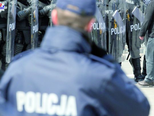 Wulgarni kibice znieważyli policjantów