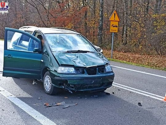 Wypadek na DK-17 - jedna osoba trafiła do szpitala