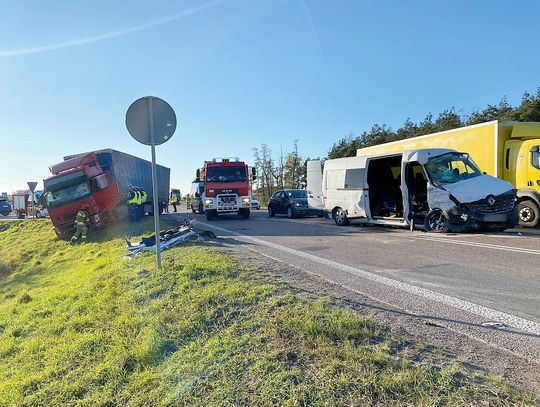 Wypadek na DK12. Po rannego chełmianina przyleciał śmigłowiec LPR