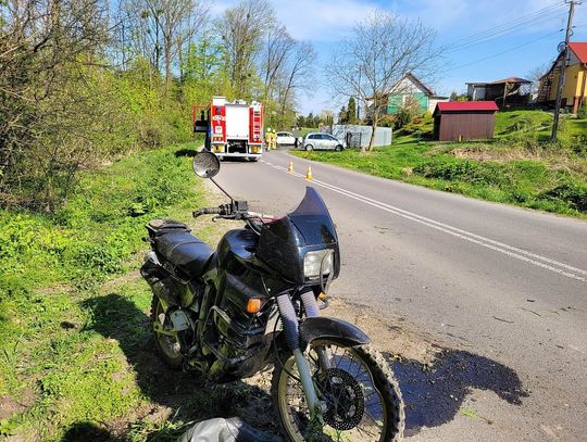 Wypadek w gminie Izbica. Motocyklistę zabrało lotnicze pogotowie