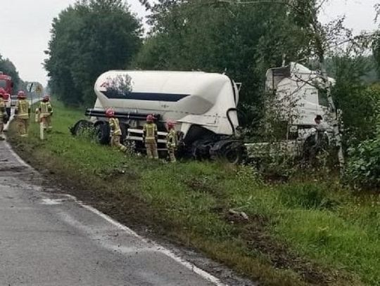 Z cementem do rowu. Mogło skończyć się  tragicznie…