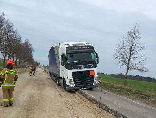 Zablokowana droga wojewódzka W812 w Korolówce Osadzie. Wyznaczono objazdy
