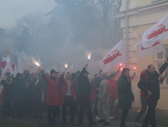Zadyma przed szkołą muzyczną [ZDJĘCIA]