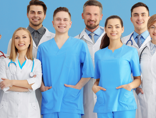 Zaglądamy medykom do portfeli. Tyle mają zarabiać od lipca