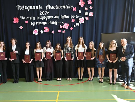 Zakończenie roku klas maturalnych w szkołach powiatu krasnostawskiego. Najlepsi uczniowie wyróżnieni [GALERIA ZDJĘĆ]