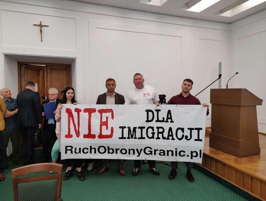 Zamość: Grzywną w Bąkiewicza. Ma zapłacić 2 tysiące złotych za agitację w Ratuszu