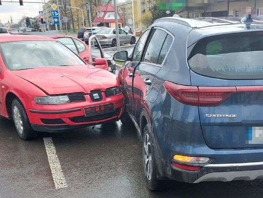 Trzy auta "poturbowane", 21-latka nie ustąpiła pierwszeństwa