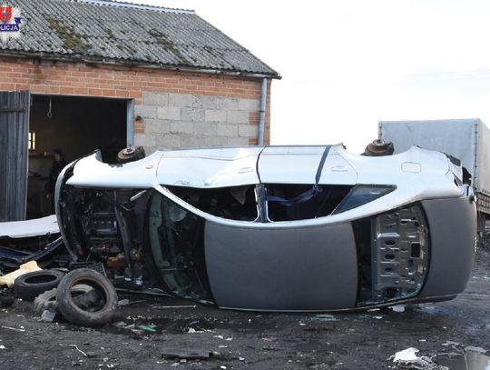 Wybili szybę, wciągnęli audi na lawetę i ukradli. Właściciel ma już samochód w częściach