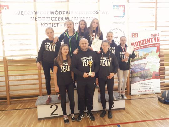 Zapasy: Chełmskie zapaśniczki zdominowały mistrzostwa młodziczek