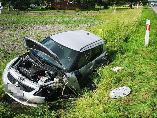 Kobieta zasłabła za kierownicą. Auto dachowało