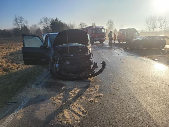 Zderzenie aut w Wólce Kańskiej. Trzy osoby w szpitalu Zderzenie aut w Wólce Kańskiej. Trzy osoby w szpitalu