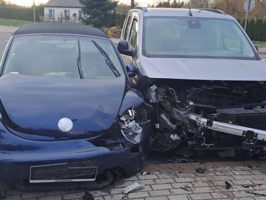 Do zderzenia dwóch samochodów osobowych doszło w poniedziałek (27 października) po południu w gminie Siedliszcze.