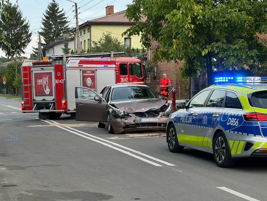 Zderzenie Opla i BMW na skrzyżowaniu ulic Żeromskiego i Kilińskiego w Chełmie