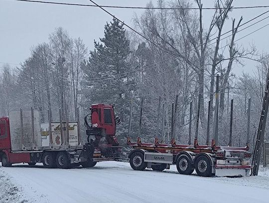 Zderzenie w Hannie, wywrotka w Pobołowicach. Fatalny poranek na drogach regionu