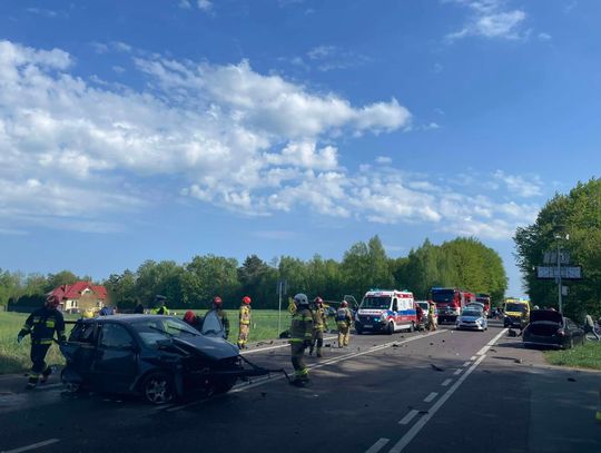 Zderzyły się 4 pojazdy. Ruch na DK nr 17 między Krasnymstawem a Zamościem odbywa się wahadłowo