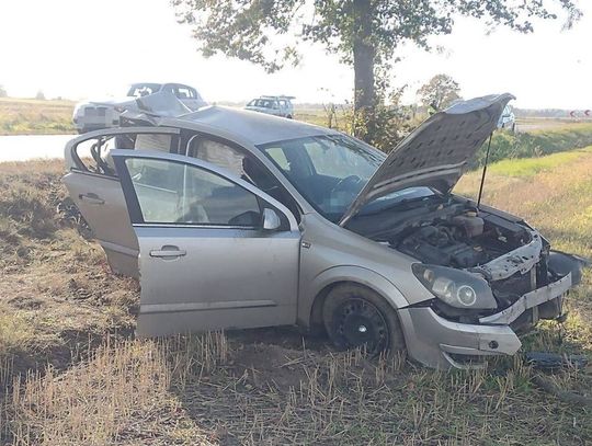 Tragiczny wypadek. 49-latka. uderzyła oplem w drzewo. Zmarła w szpitalu