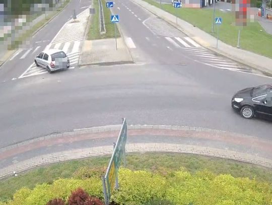 Zjechała z ronda "pod prąd". Tak nigdy nie rób! [FILM]