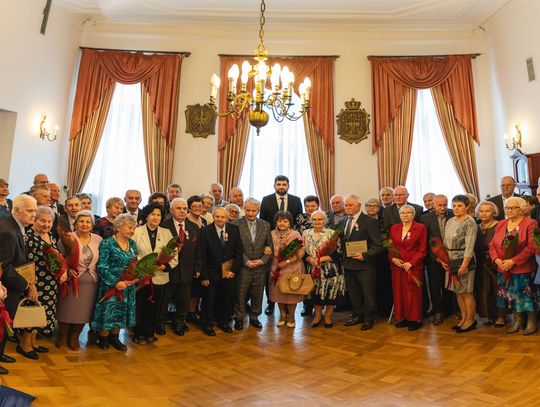 7 listopada w Urzędzie Stanu Cywilnego 22 pary otrzymały Medale za Długoletnie Pożycie Małżeńskie nadawane przez Prezydenta RP.