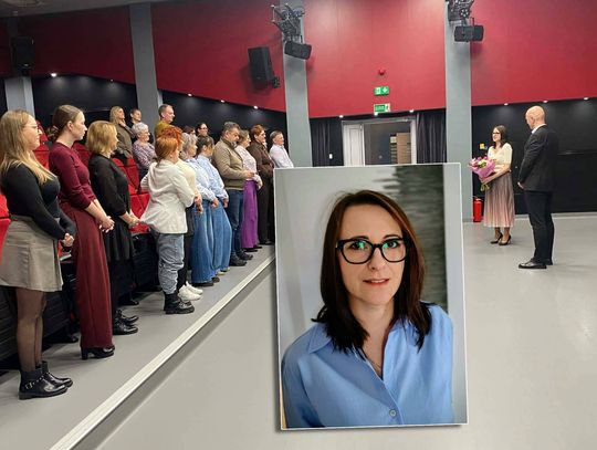 wójt alan struski i sekretarz gminy marta furmanik na spotkaniu z pracownikami urzędu