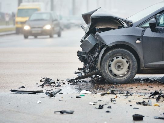 Żona zastępcy komendanta policji wjechała w autobus i...