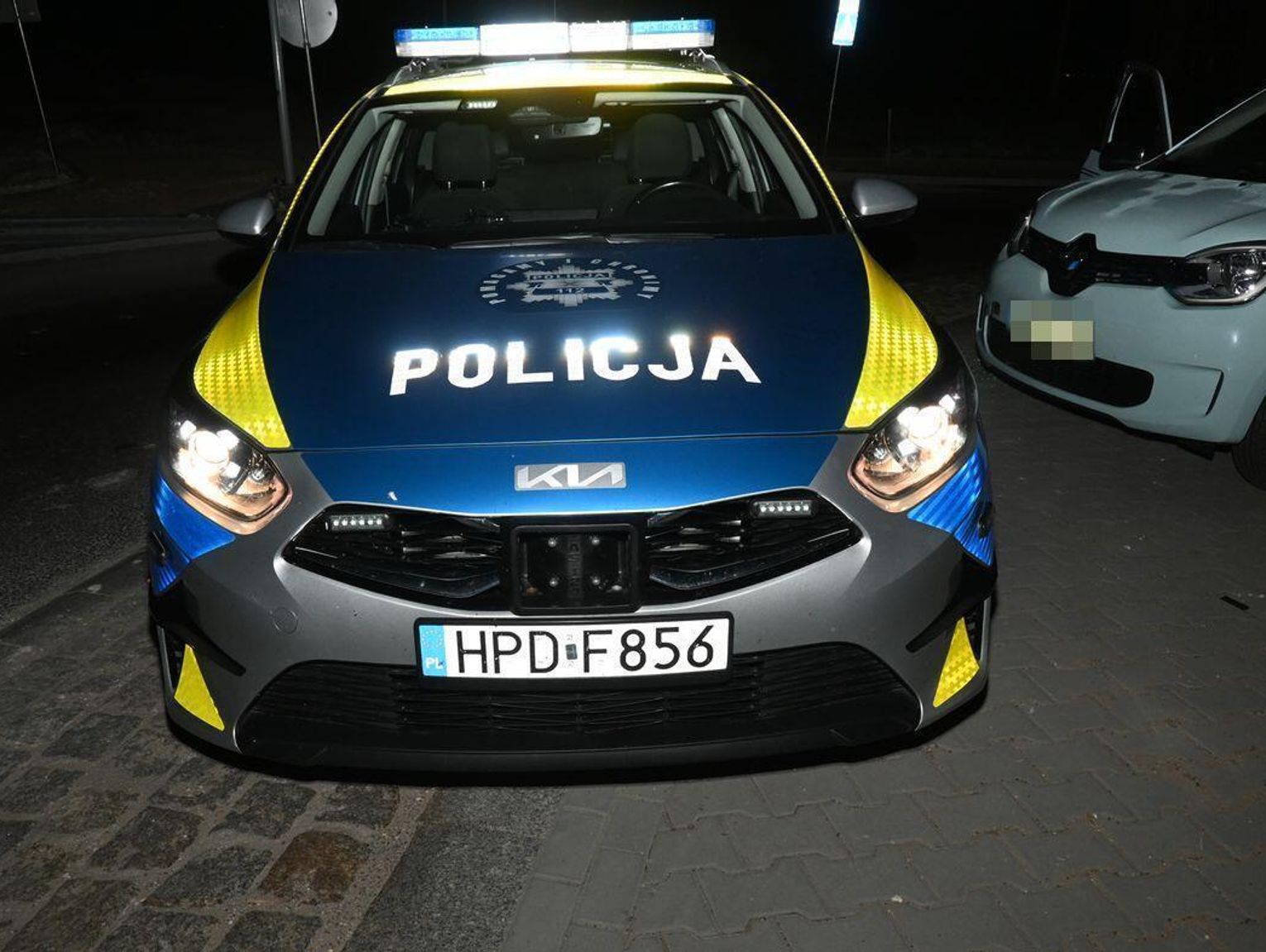 15-latek za kierownicą uderzył w radiowóz. Policjantki wyczuły od niego alkohol