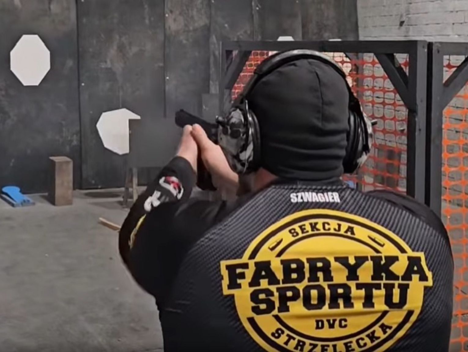 20 torów, 400 strzałów