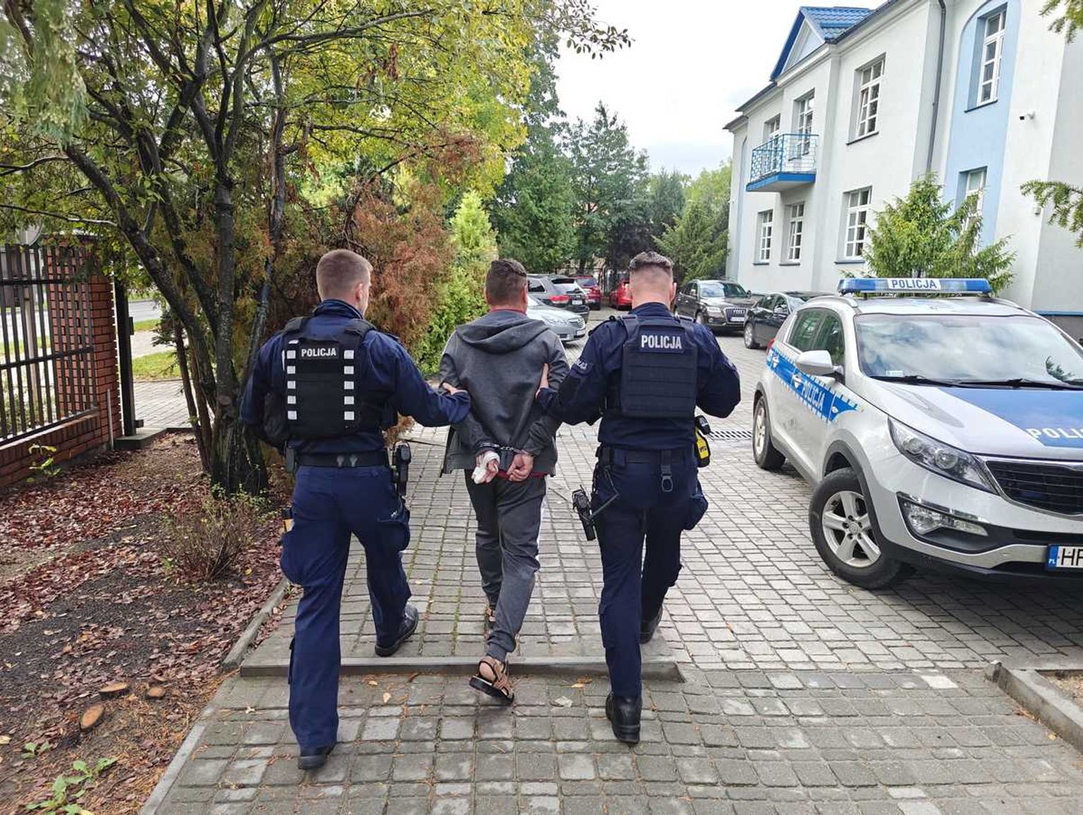 34-latek znęcał się nad żoną i małymi dziećmi. Sprawca przemocy domowej trafił do aresztu