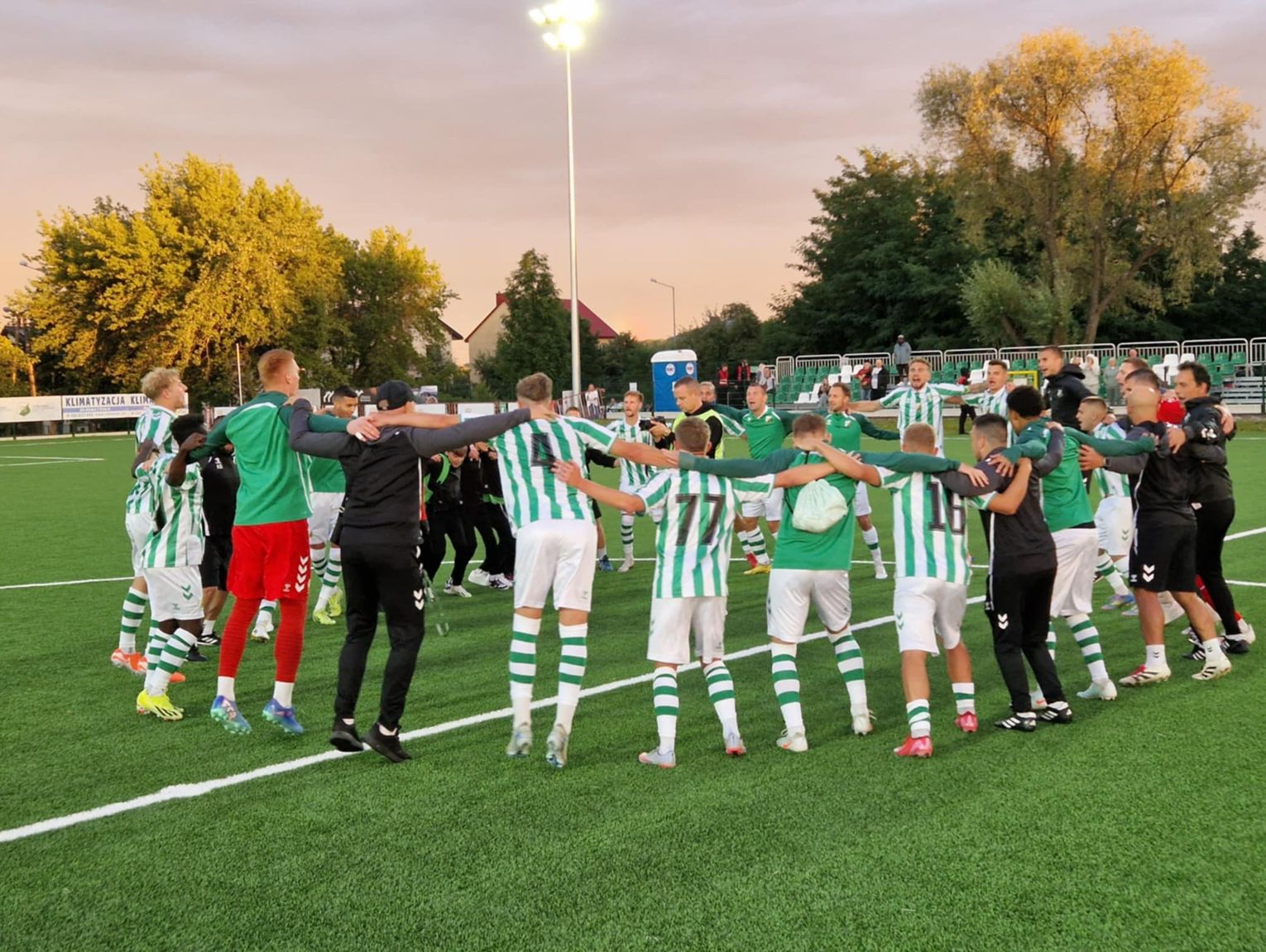 4/4. Jubileusz świętowali zwycięstwem!