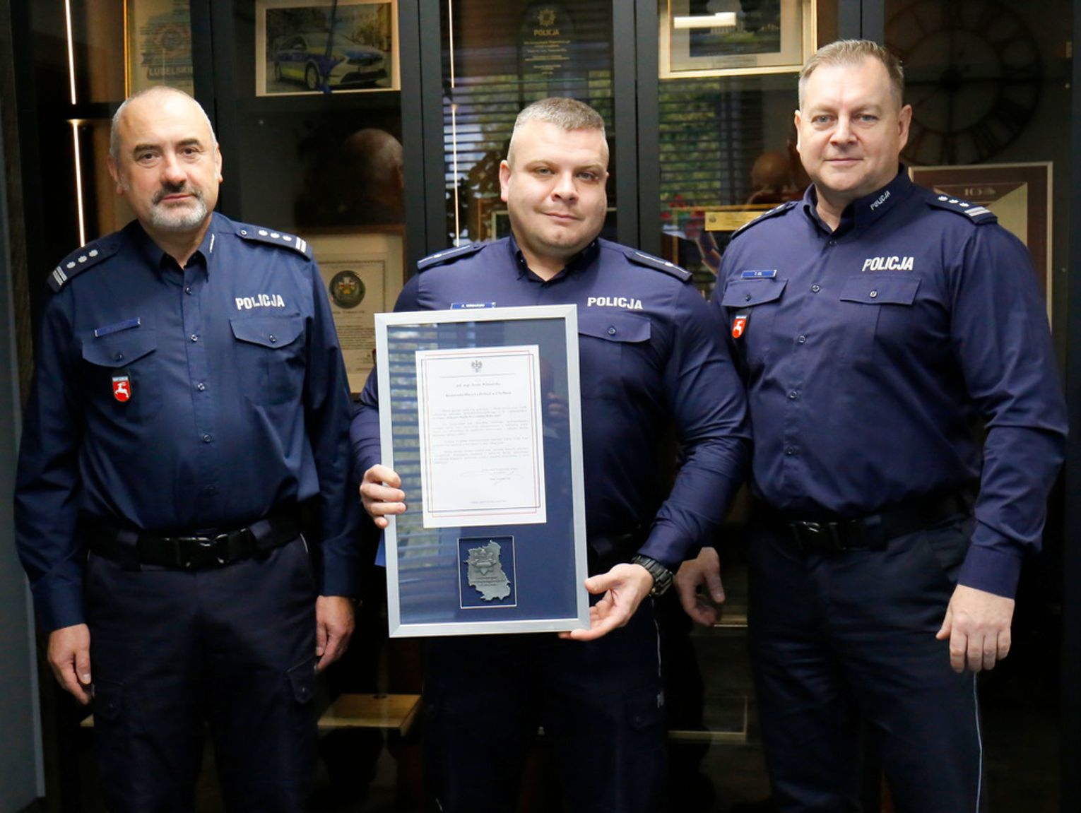 Artur Winiarski z KMP w Chełmie, najlepszy policjant dochodzeniowo-śledczy w kraju, zbiera gratulacje